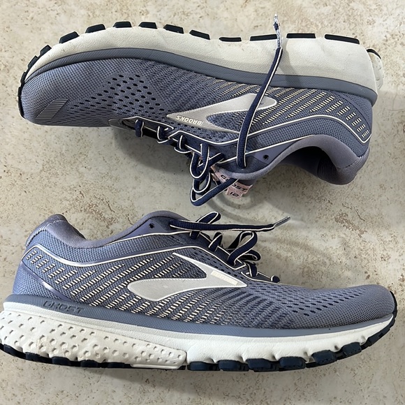 brooks ghost 11 cushion neutral